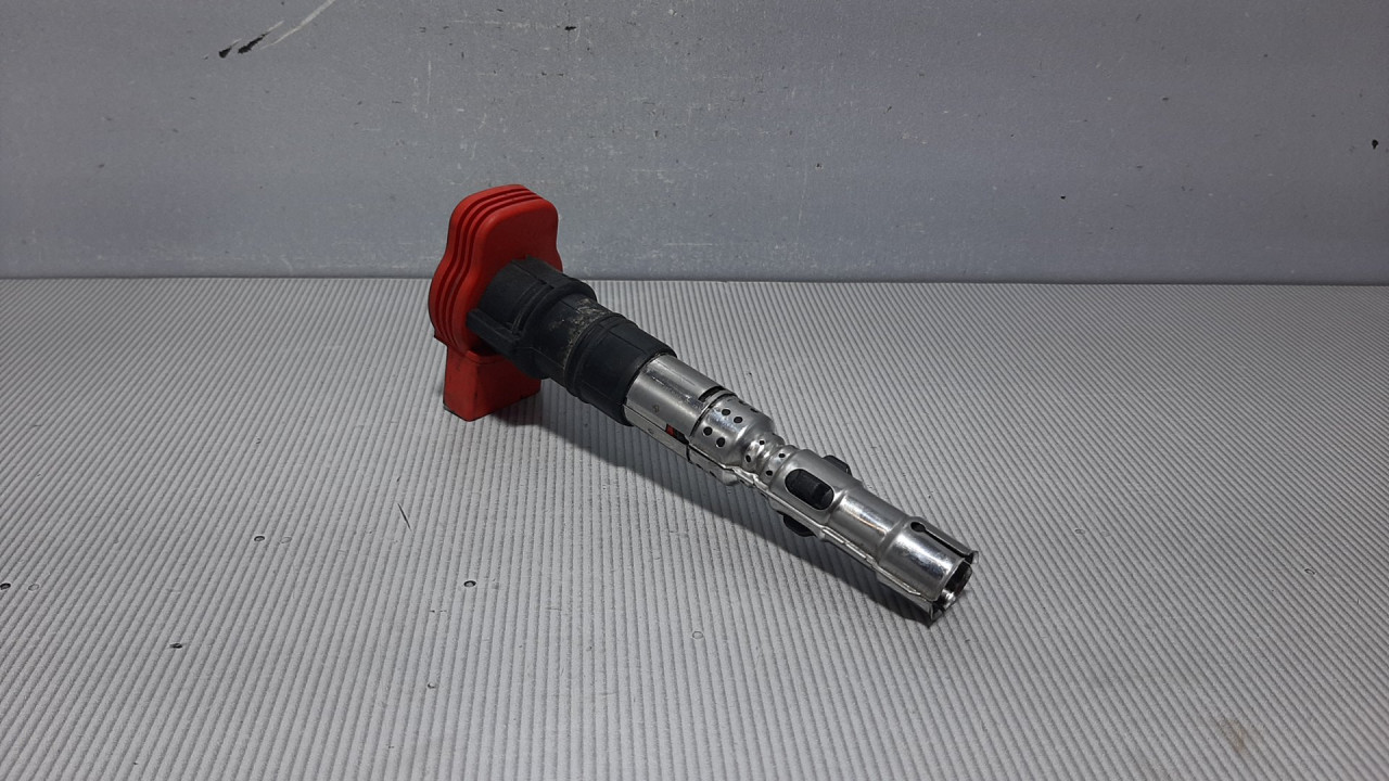 DIJELOVI BOMBINA AUDI A8 (4E) > 02-10 077905115T