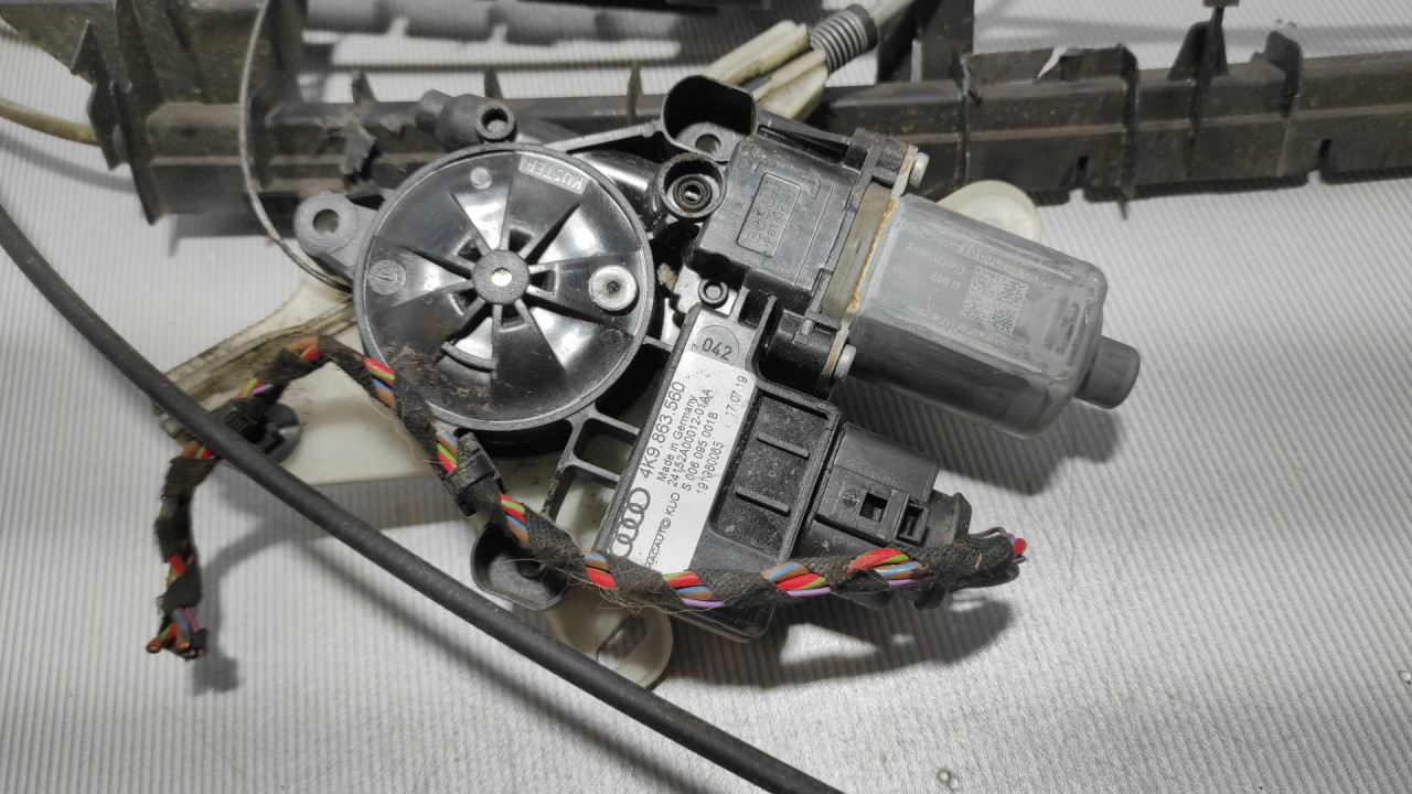 DIJELOVI MOTORIC GEPEKA AUDI A6 4K > 18- 4K9863560