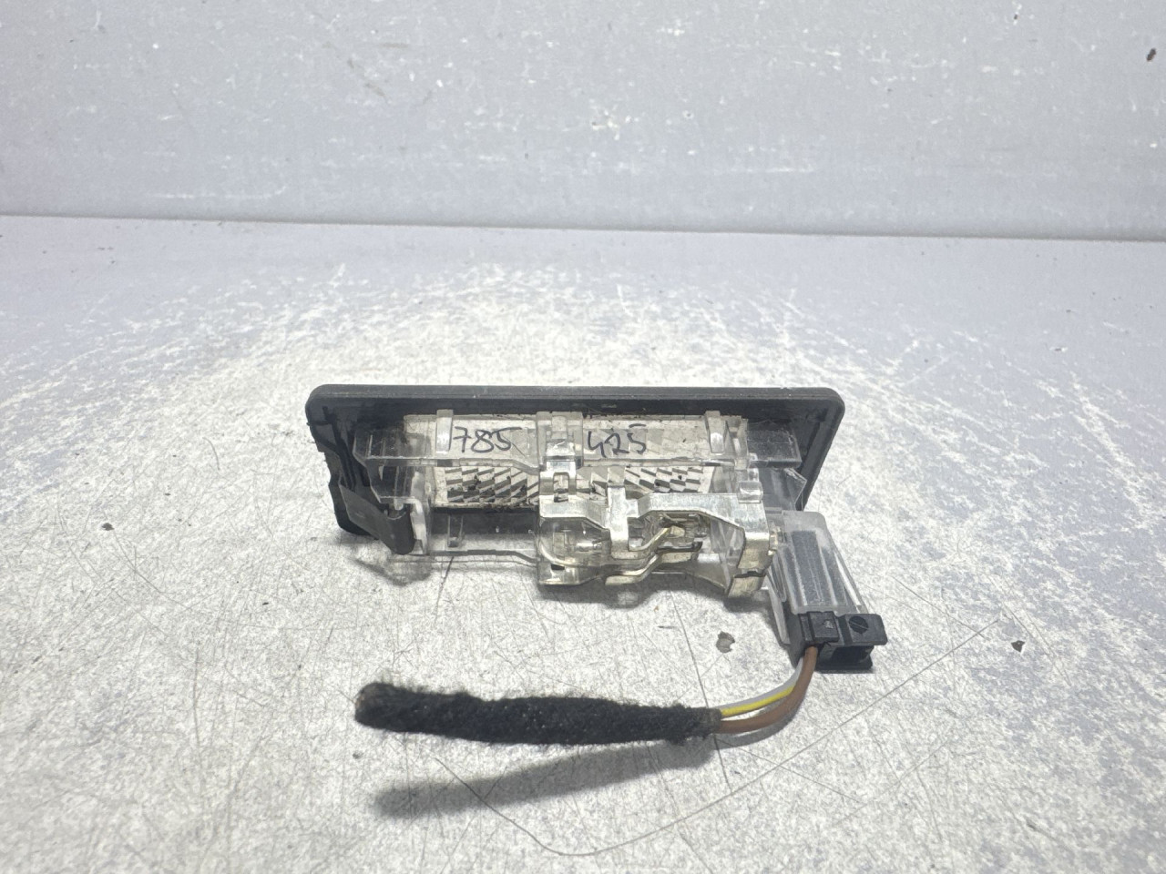 RASVJETA TABLICA VW TOUAREG > 11-14 5N0943021