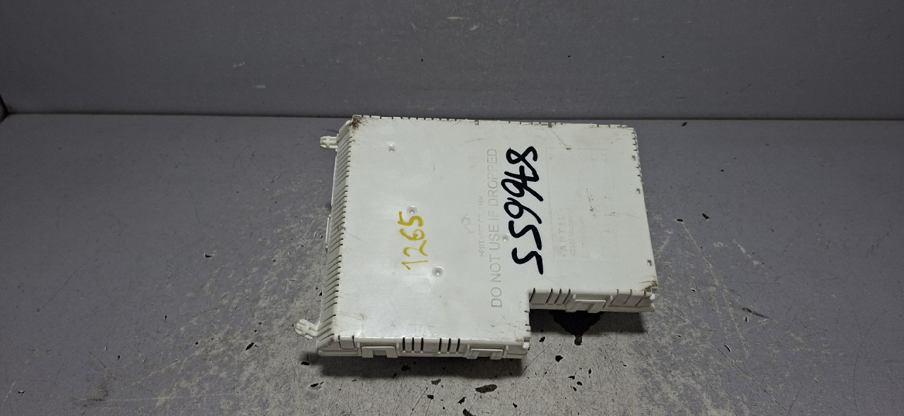 ELEKTRONIKA KUTIJA OSIGURACA OPEL ASTRA L > 22 -  9857038280