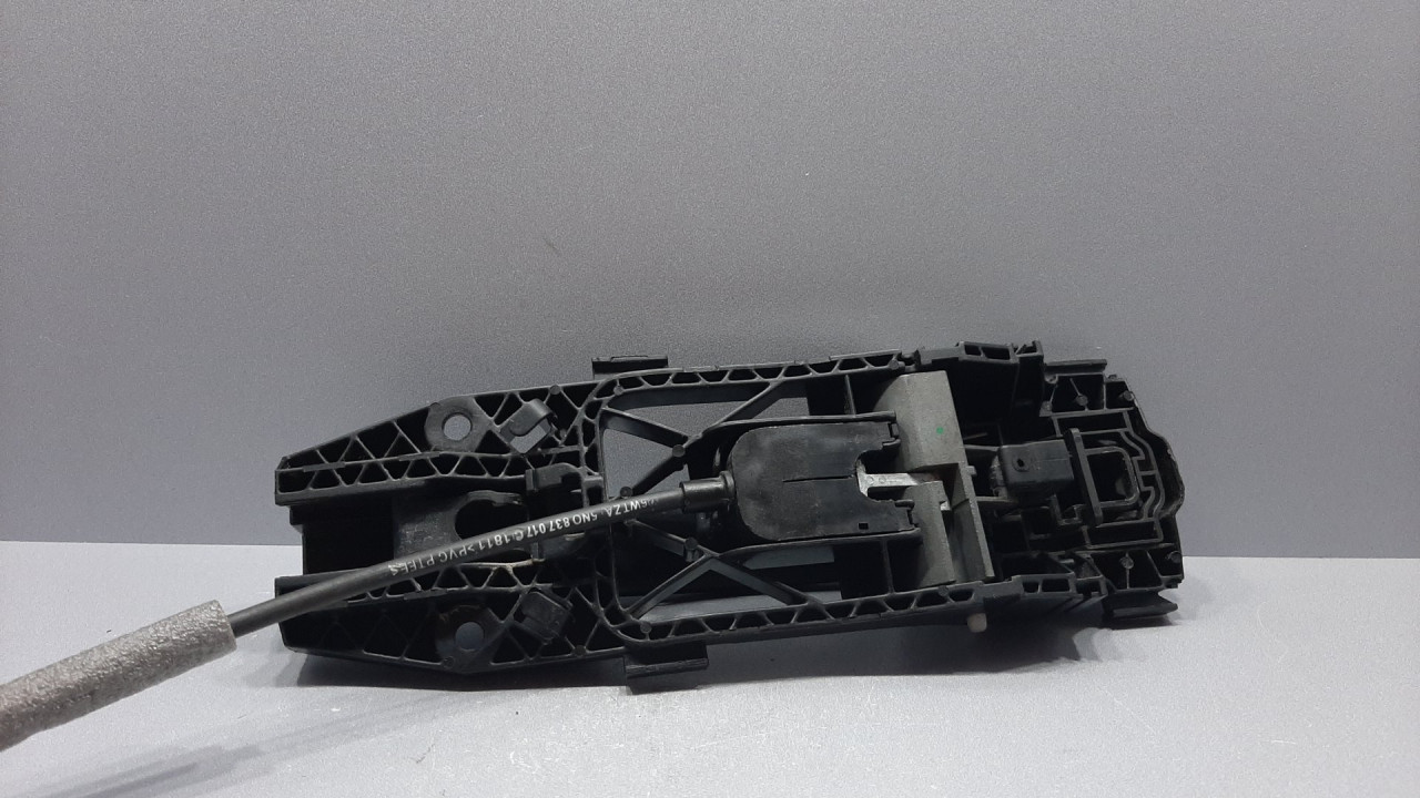 DIJELOVI RUCKA VRATA VW GOLF 7 > 12-16 5N0839885H