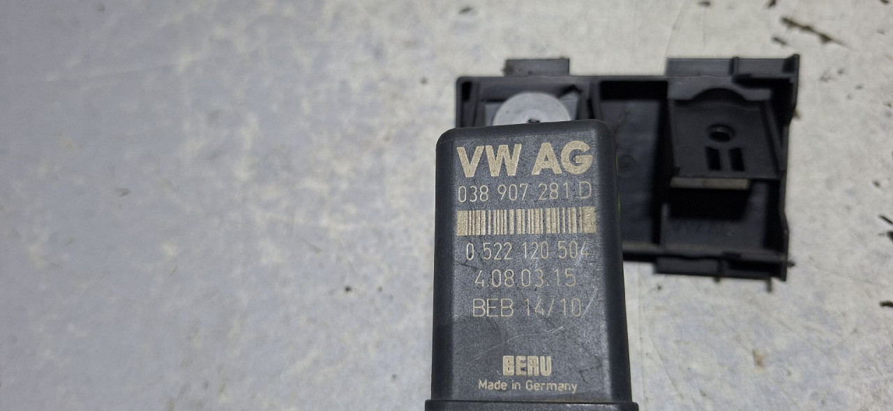 DIJELOVI ELEKTRONIKA RELEJ AUDI Q3 > 11-15 038907281D