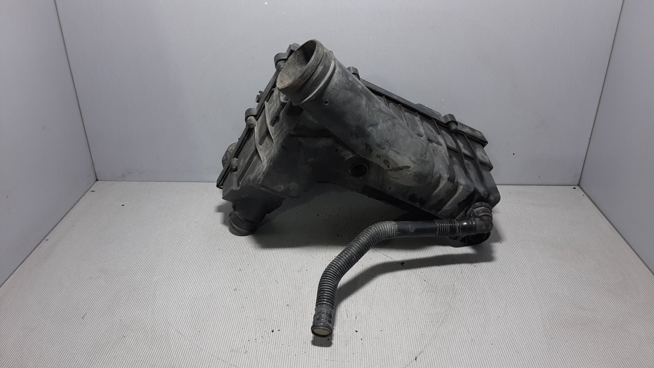 KUCISTE FILTERA ZRAKA VW CADDY > 03-10 3C0129601BL