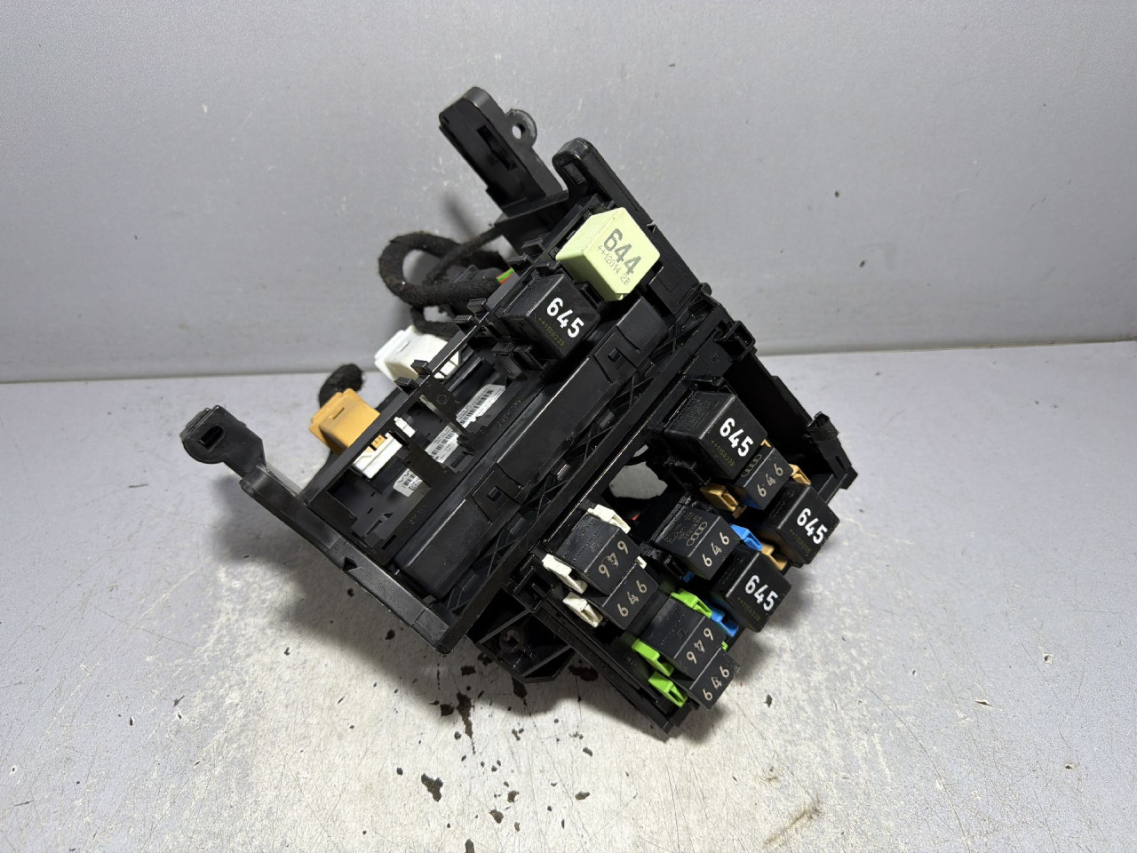 DIJELOVI BCM ELEKTRONIKA AUDI Q3 > 11-15 2.0 8X0907063K