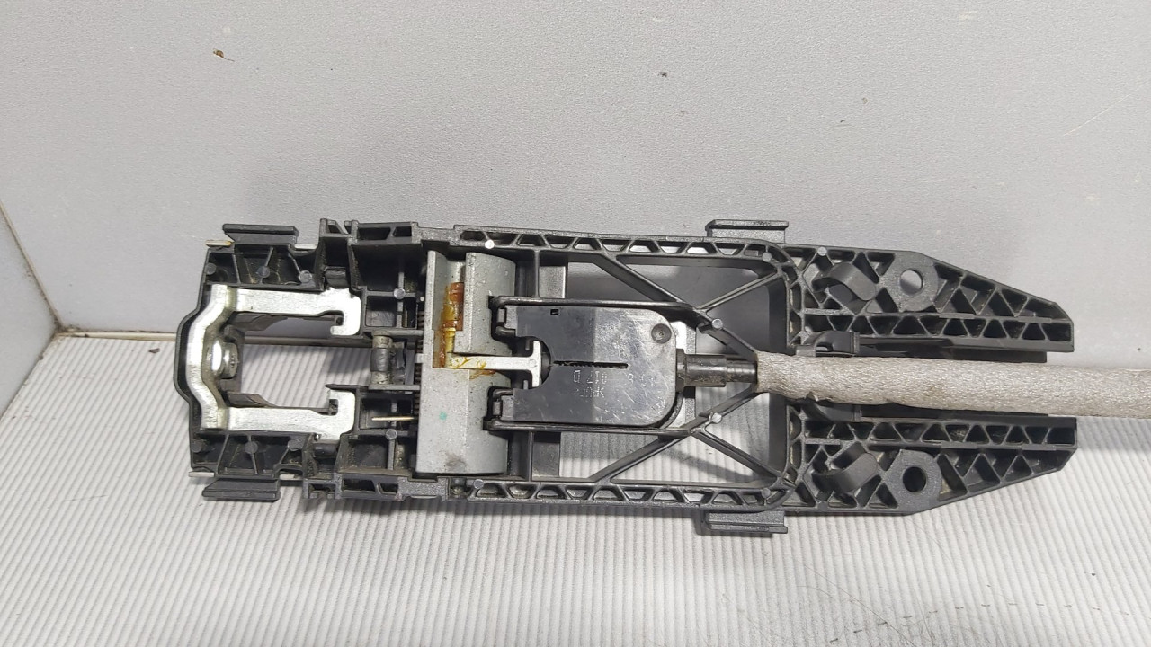 DIJELOVI RUCKA VRATA VW GOLF 6 > 08-12 5N0837885H