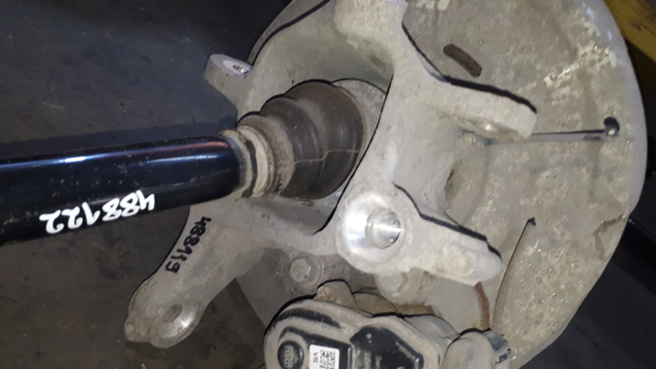 DIJELOVI GLAVCINA BMW SERIJA 7 (F01/F02) > 09-12