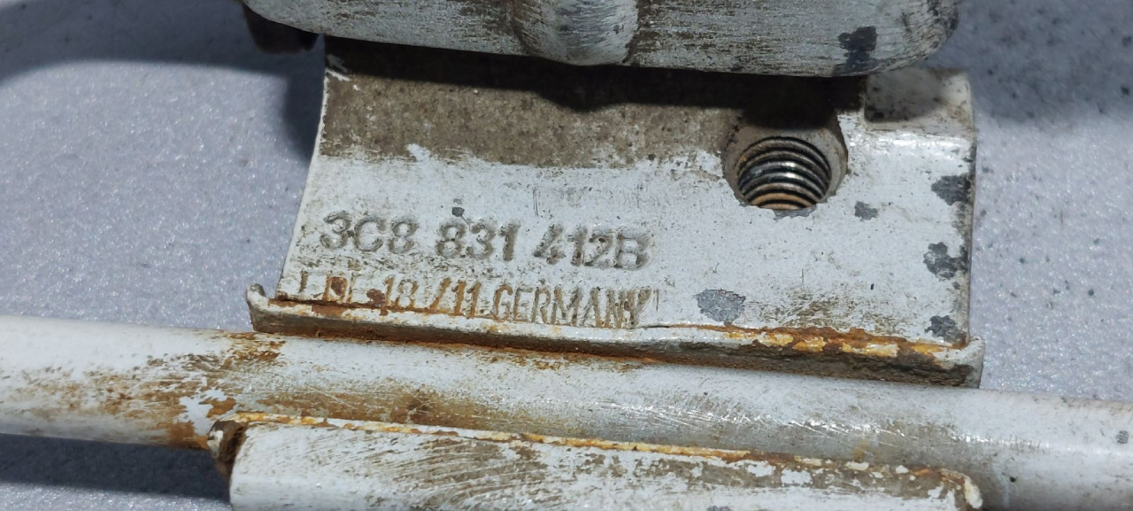 DIJELOVI BAGLAMA VW PASSAT B7 > 10-14 3C8831412B