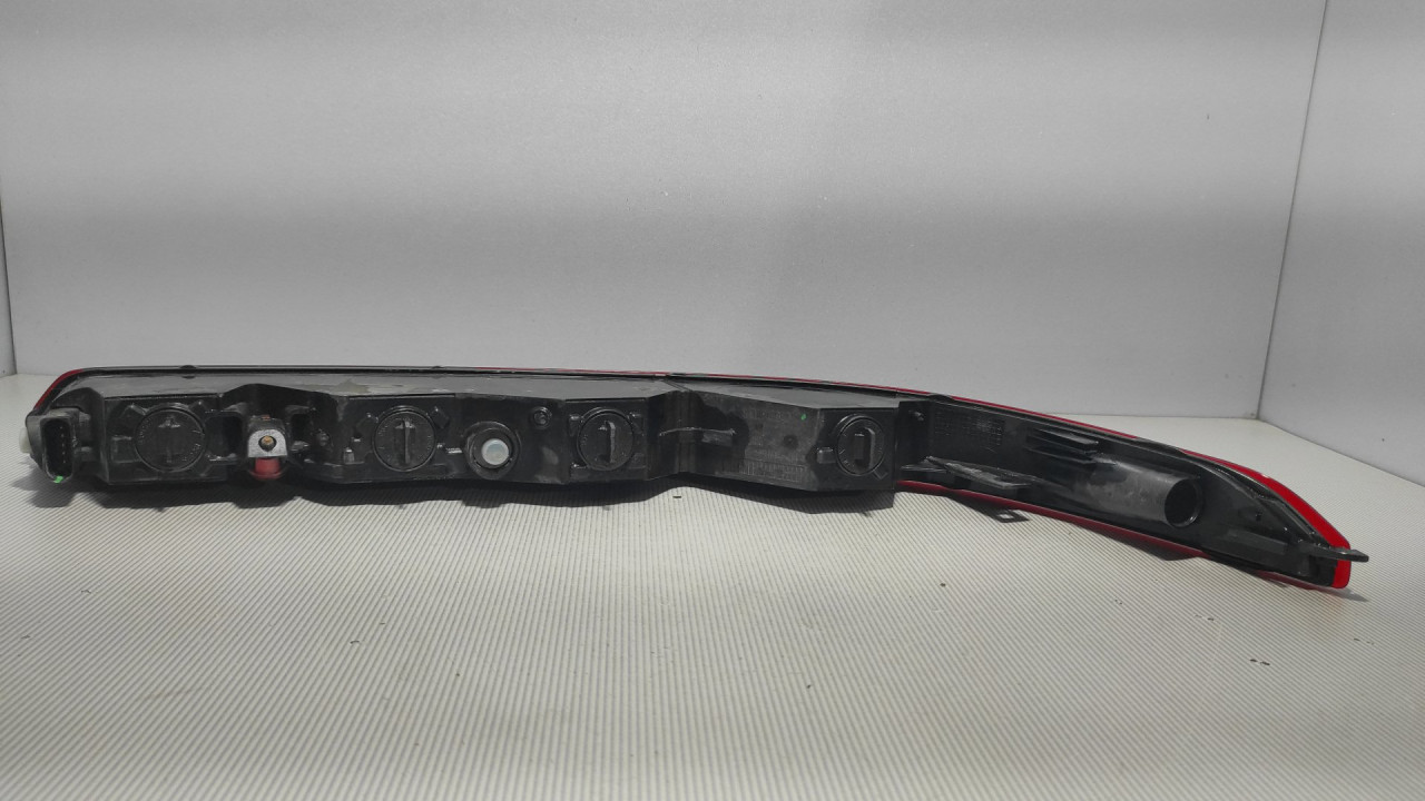 TRECE STOP SVJETLO AUDI Q7 > 09-15 4M0945095