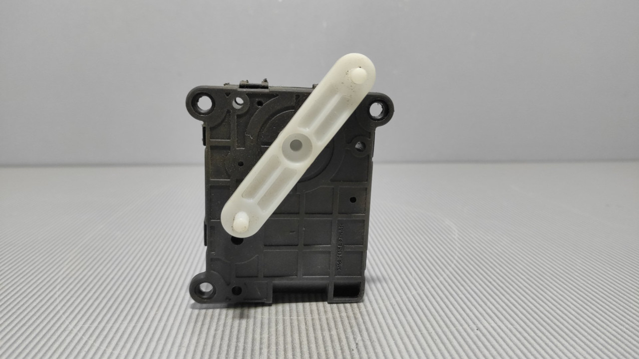 DIJELOVI MOTORIC VENTILATORA KIA CARNIVAL > 01-06 H400730530