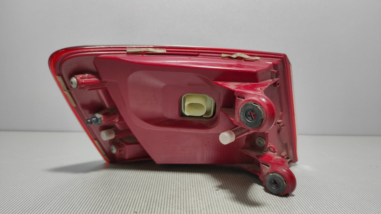 STOP SVJETLO AUDI A6 4G > 11-14 4G9945096B