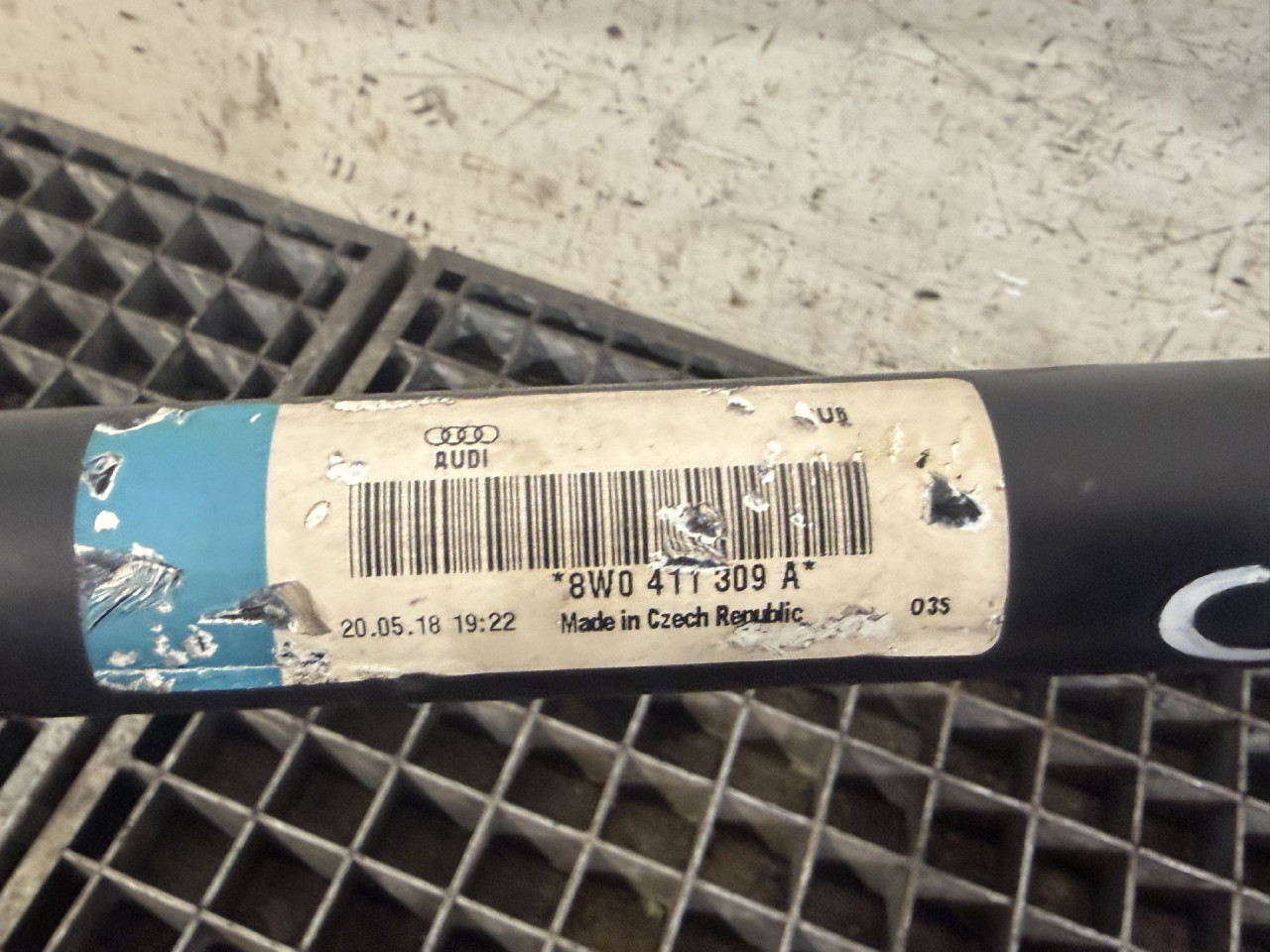 DIJELOVI BALANS STANGA AUDI A4 (B9) > 15-18 2.0 8W0411309A