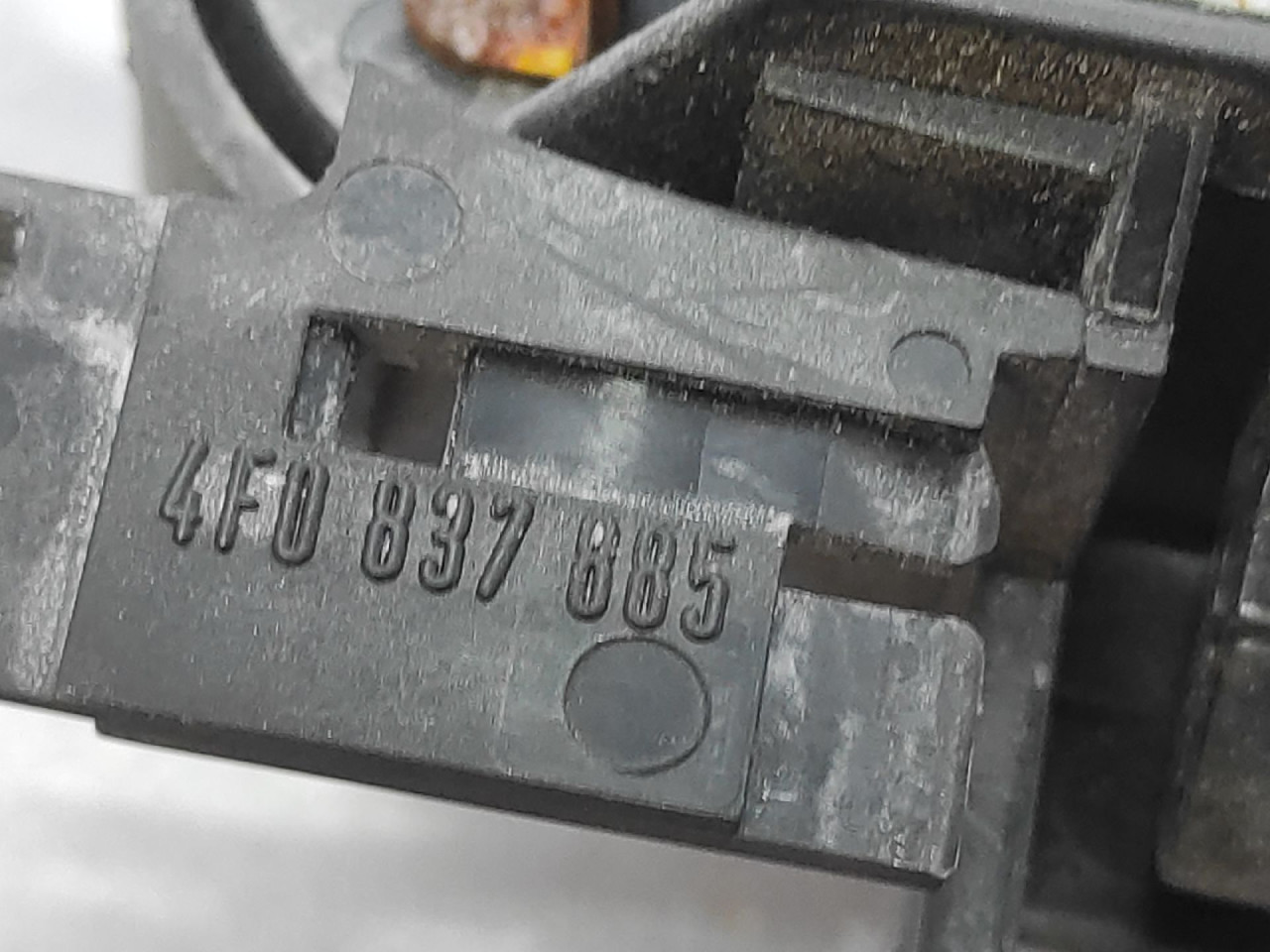 DIJELOVI RUCKA VRATA AUDI A6 > 04-08 4F0837885