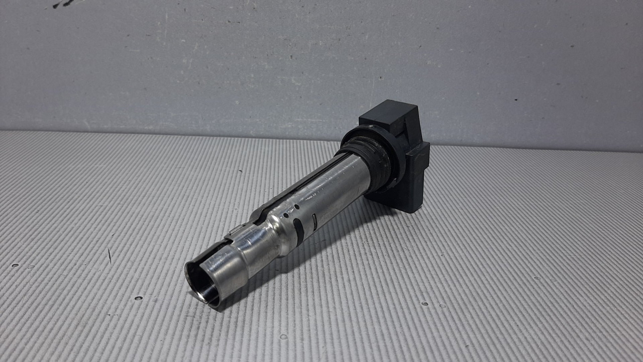 DIJELOVI BOMBINA VW TOURAN > 03-06 036905715G