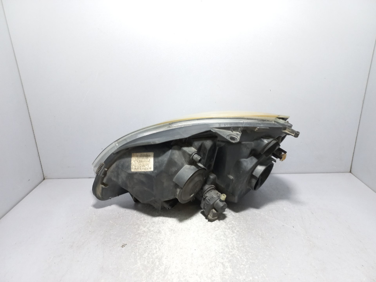 DIJELOVI FAR RENAULT CLIO > 01-04 7701057