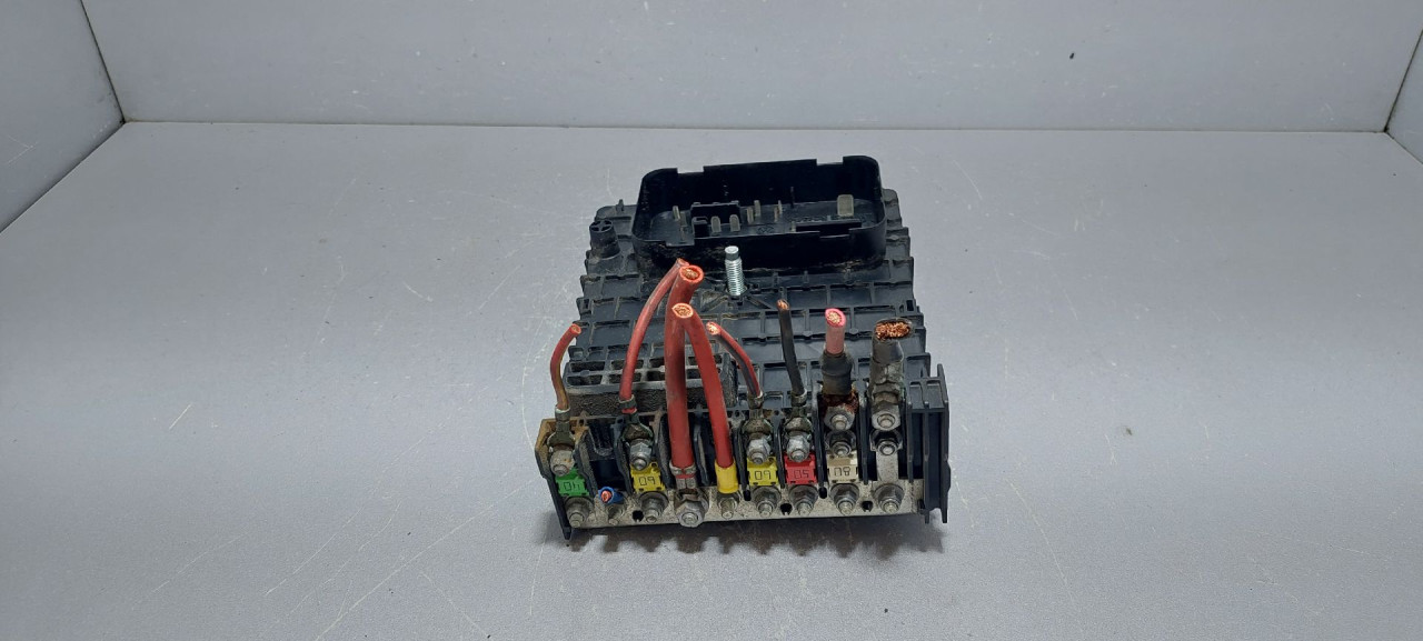 ELEKTRONIKA KUTIJA OSIGURACA VW PASSAT B6 > 05-10 3C093