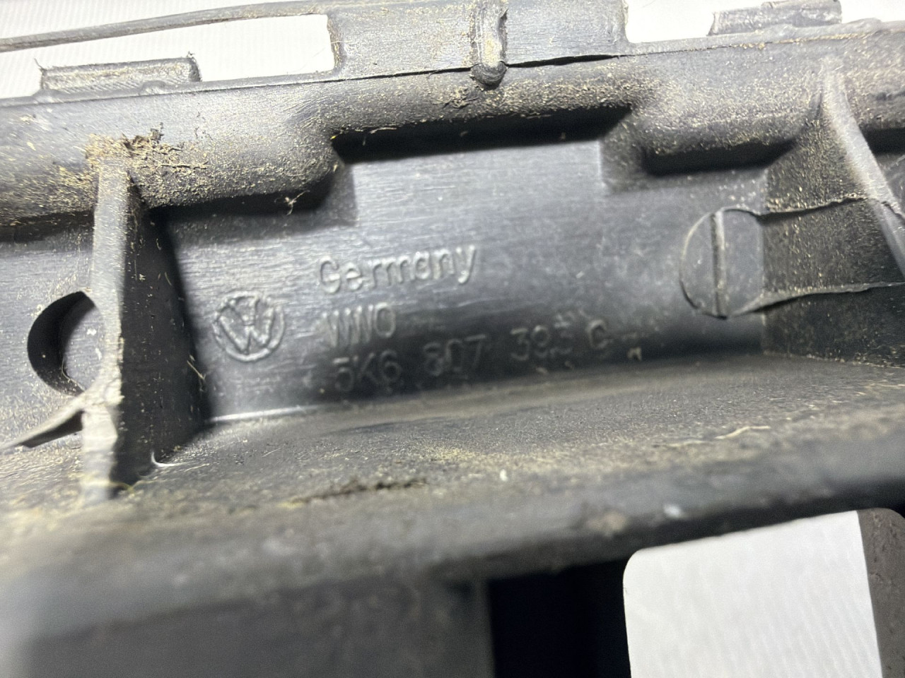 DIJELOVI NOSAC ZADNJEG BRANIKA VW GOLF 6 > 08-12 1.6 5K6807393C