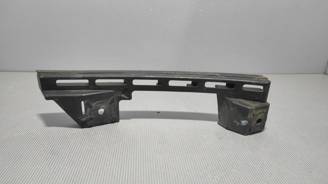 DIJELOVI NOSAC FARA VW CADDY > 03-10 1.9 1T0807890B