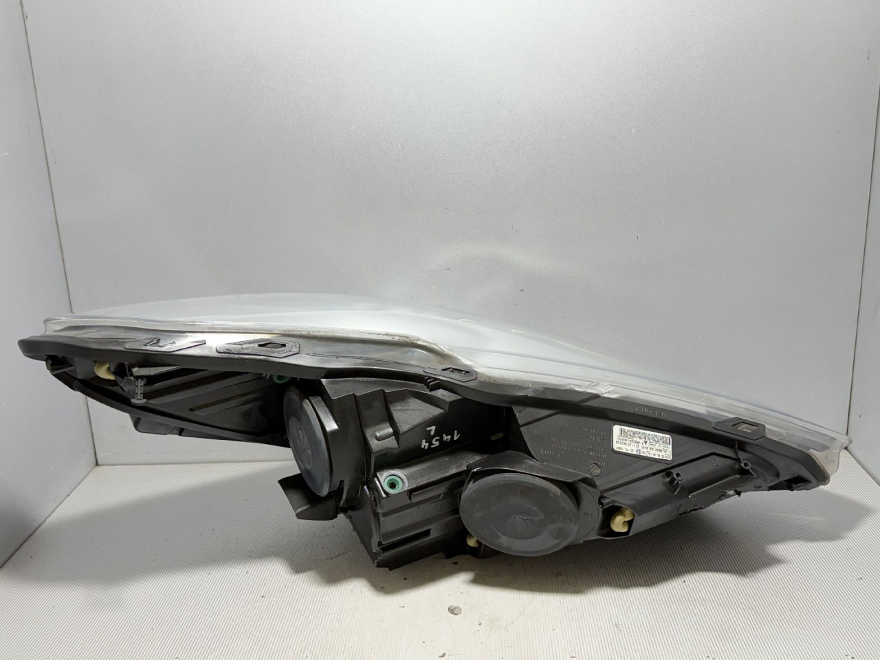 DIJELOVI FAR CITROEN DS5 > 11-15 2.0 9806093680