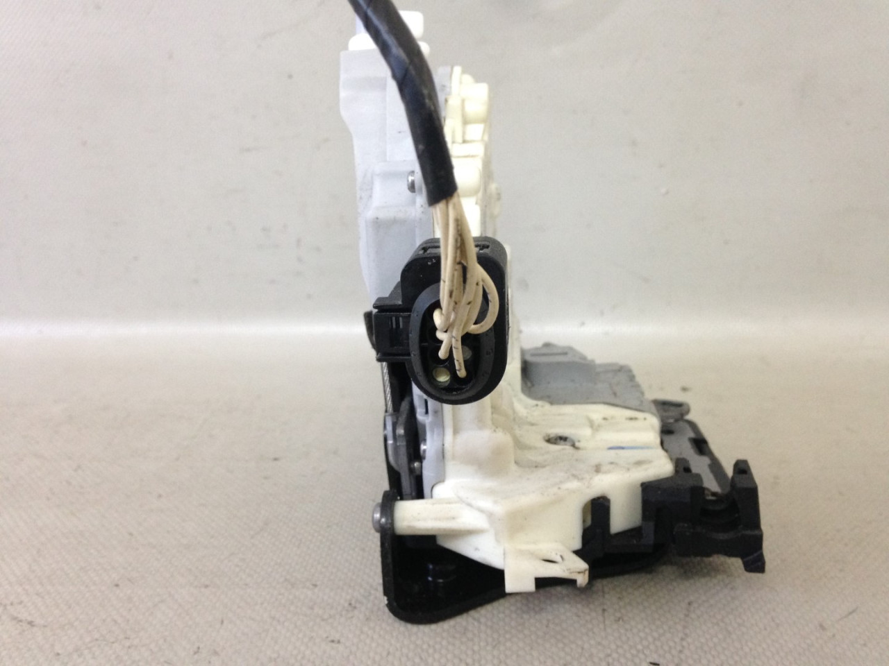 DIJELOVI BRAVA VRATA VW TIGUAN > 07-11 3C4839015A