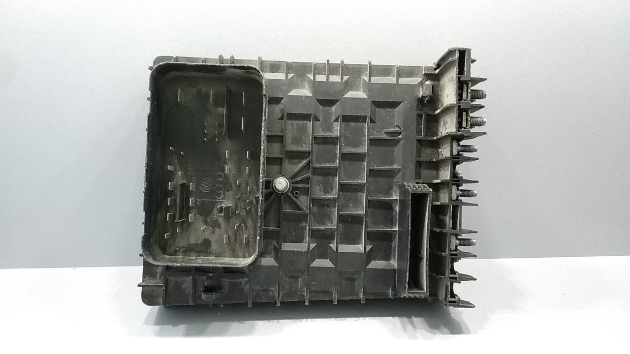 ELEKTRONIKA KUTIJA OSIGURACA VW GOLF 5 > 03-08 1K093712