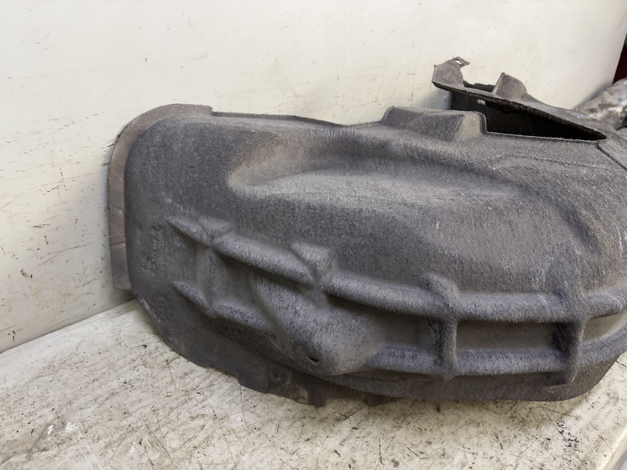 UNUTRASNJI BLATOBRAN AUDI Q3 > 11-15 8U0810172A