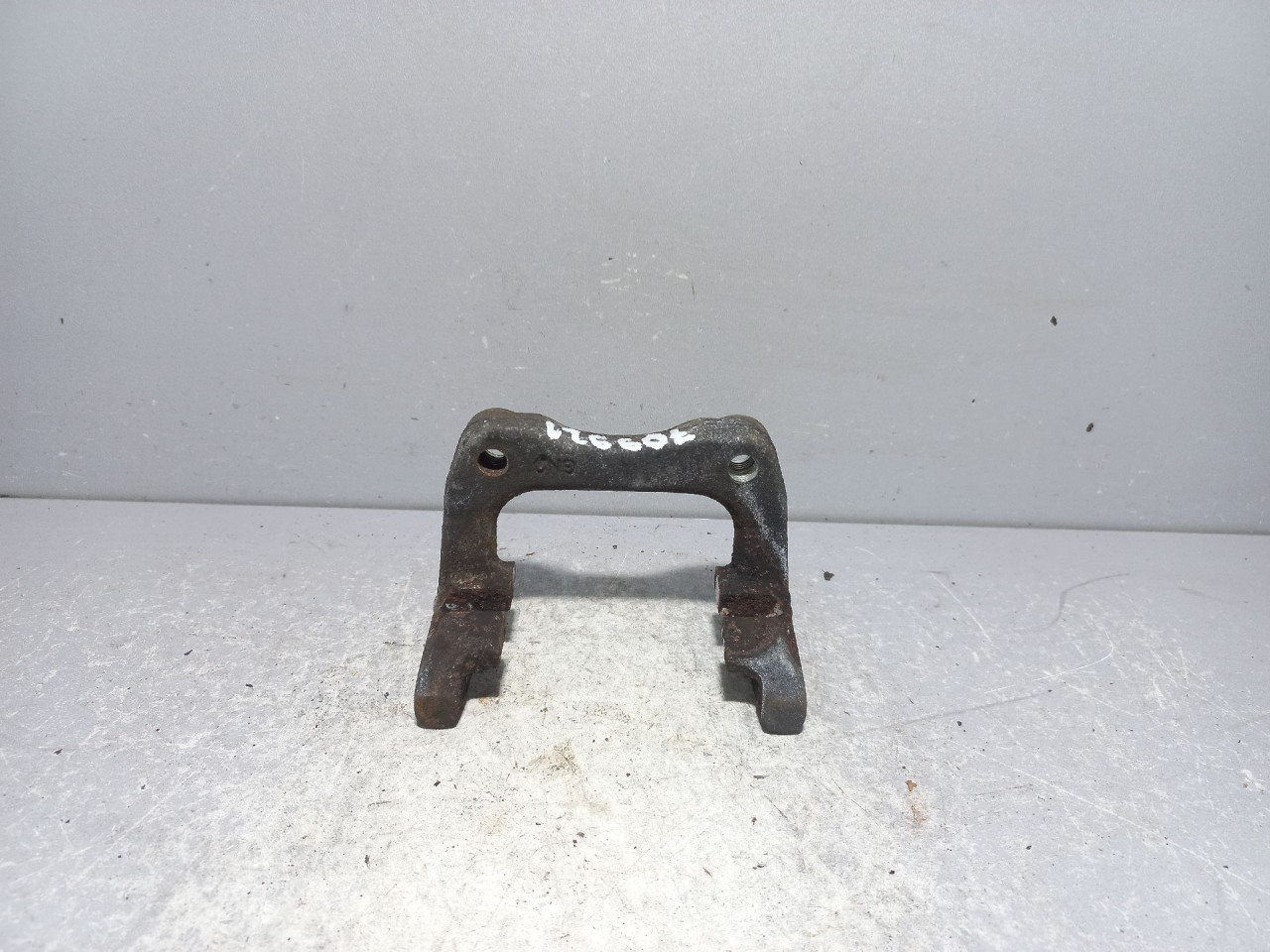 DIJELOVI NOSAC SKODA OCTAVIA > 04-08 1K0615425P