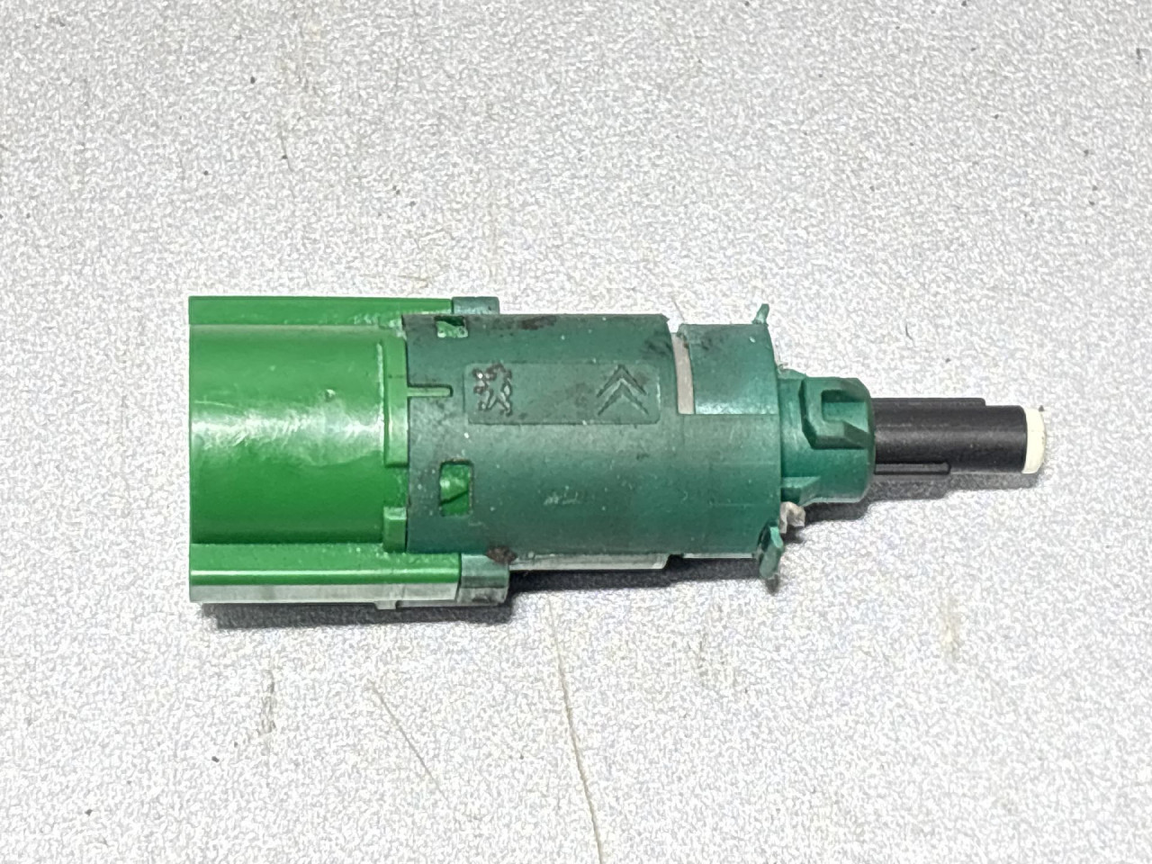 DIJELOVI PREKIDAC PEUGEOT 308 > 13-17 9804869480