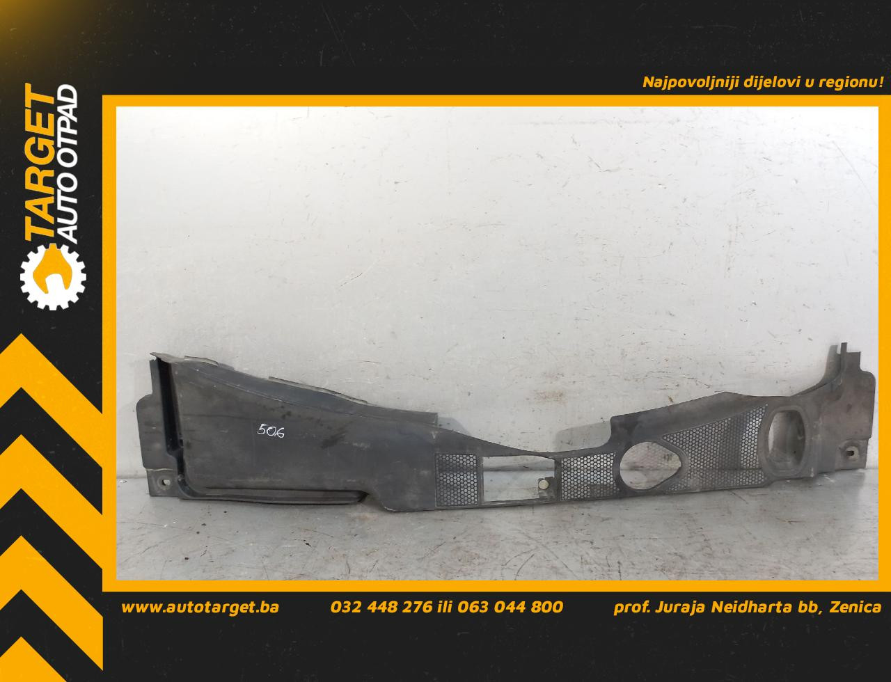 DIJELOVI PLASTIKA AUDI A4 (B8) > 12-15 8K1819447