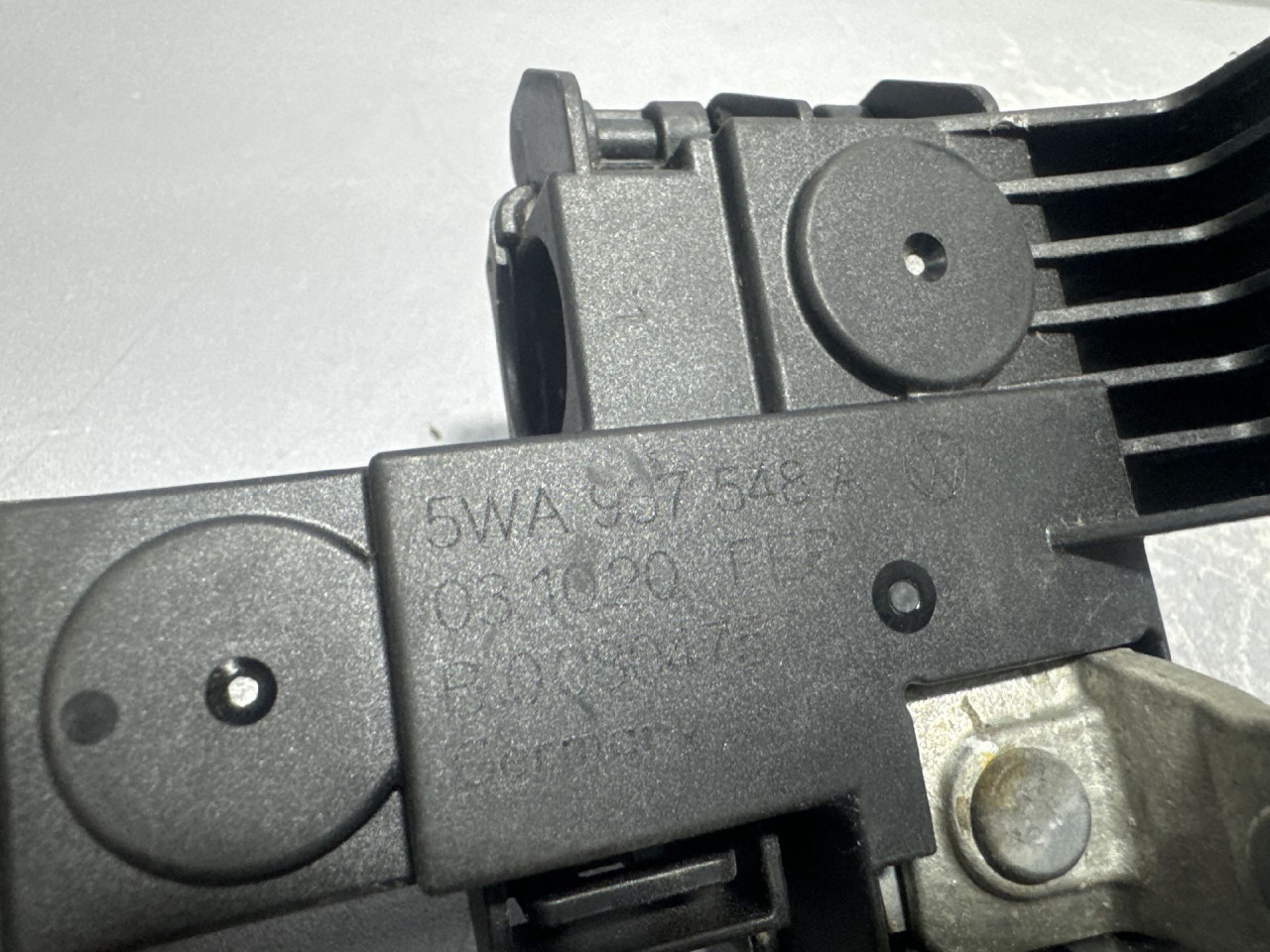 DIJELOVI KLEMA VW GOLF 8 > 19- 2.0 5WA937548A