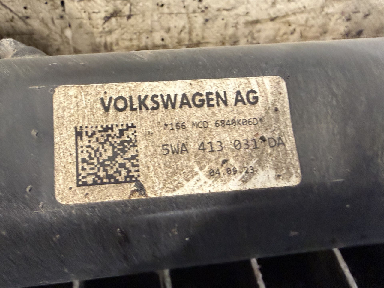 DIJELOVI AMORTIZER AUDI A3 (8Y) > 20 -  1.5 5WA413031DA