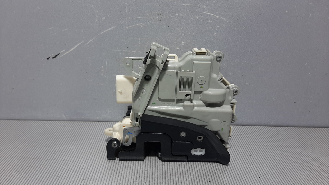 BRAVA VRATA AUDI A4 (B8) > 12-15 8J1837016C
