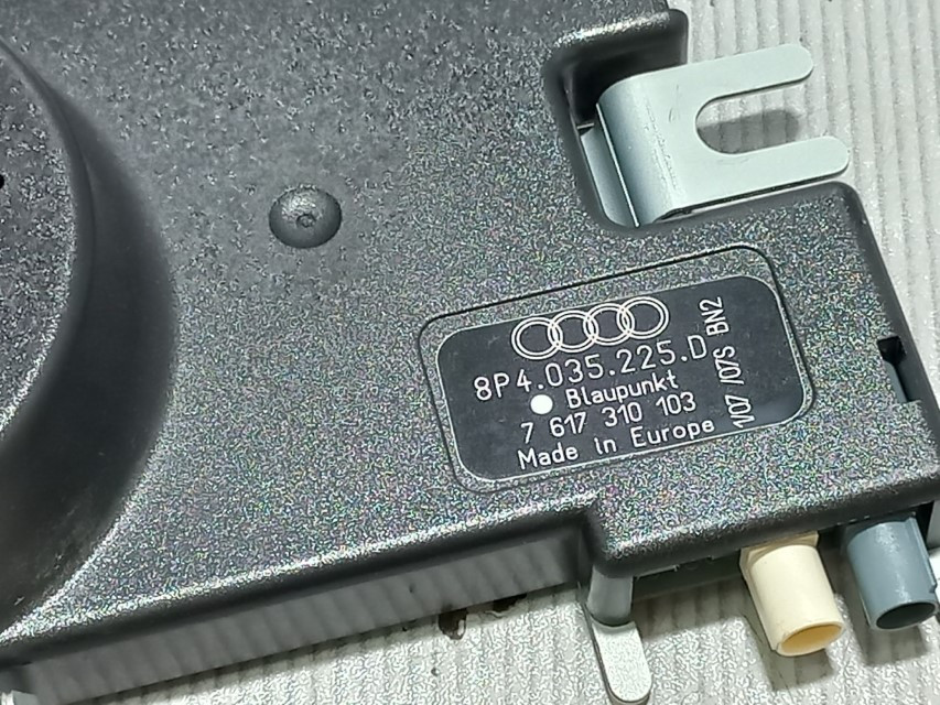 DIJELOVI ANTENA AUDI A3 > 08-12 8P4035225D