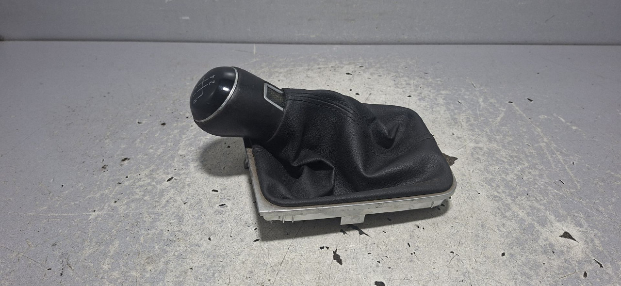 DIJELOVI RUCICA MJENJACA VW GOLF 7 SW > 13- 1.6 5G2711113B
