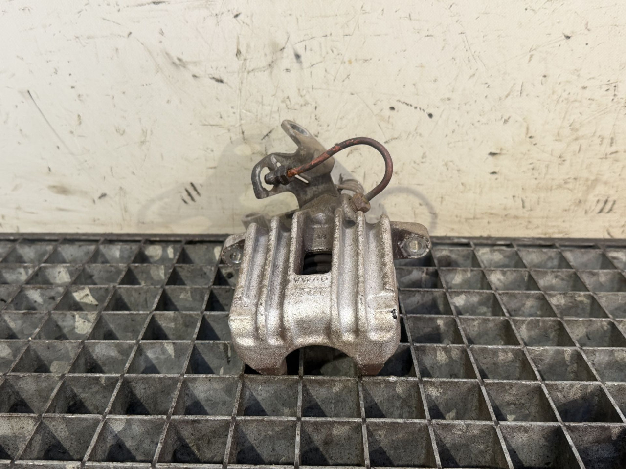 DIJELOVI KOCIONA KLJESTA VW GOLF 6 > 08-12 1.6 1K0615424J