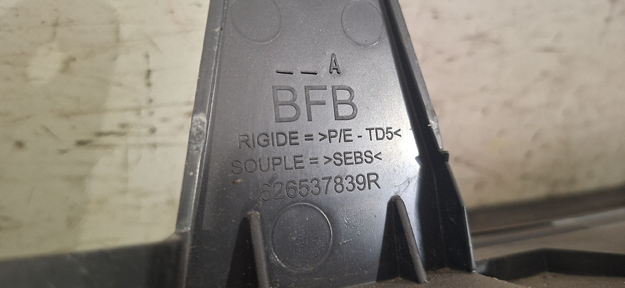 DIJELOVI USMJERIVAC ZRAKA RENAULT MEGANE > 16-20 626537839R