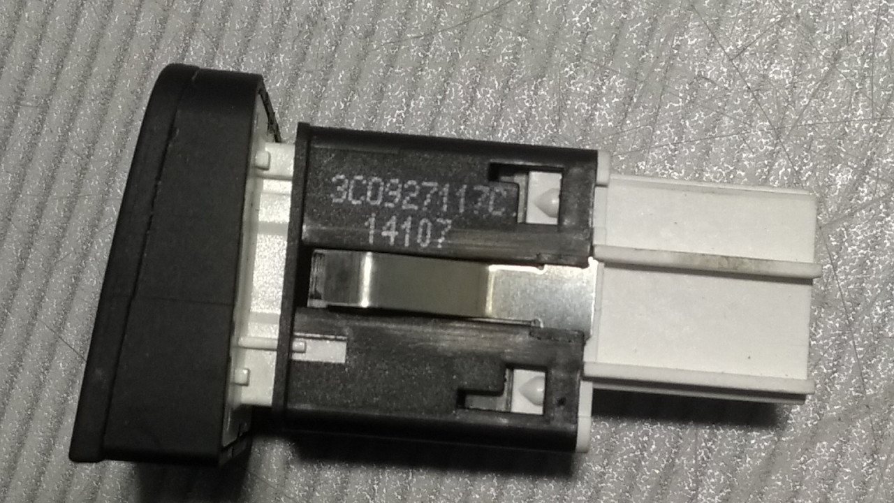 DIJELOVI PREKIDAC VW PASSAT B6 > 05-10 3C0927117C