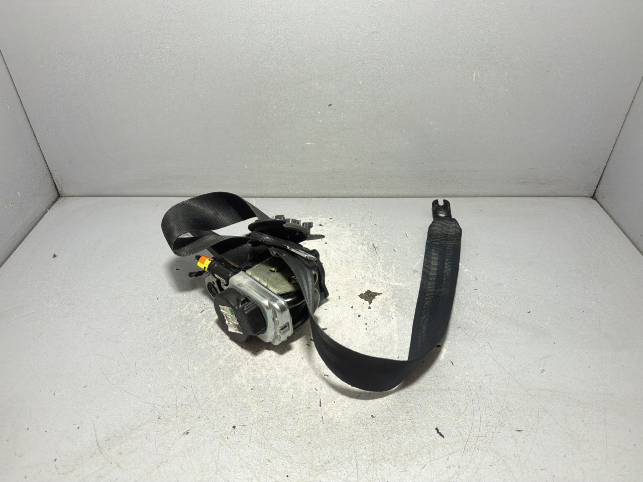 DIJELOVI POJAS VW PASSAT B8 > 19 - 3G0857737