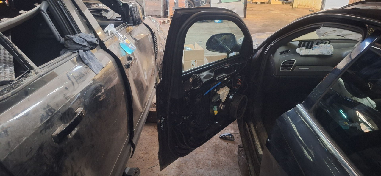 DIJELOVI VRATA AUDI A4 (B8) > 12-15 8K0831051J