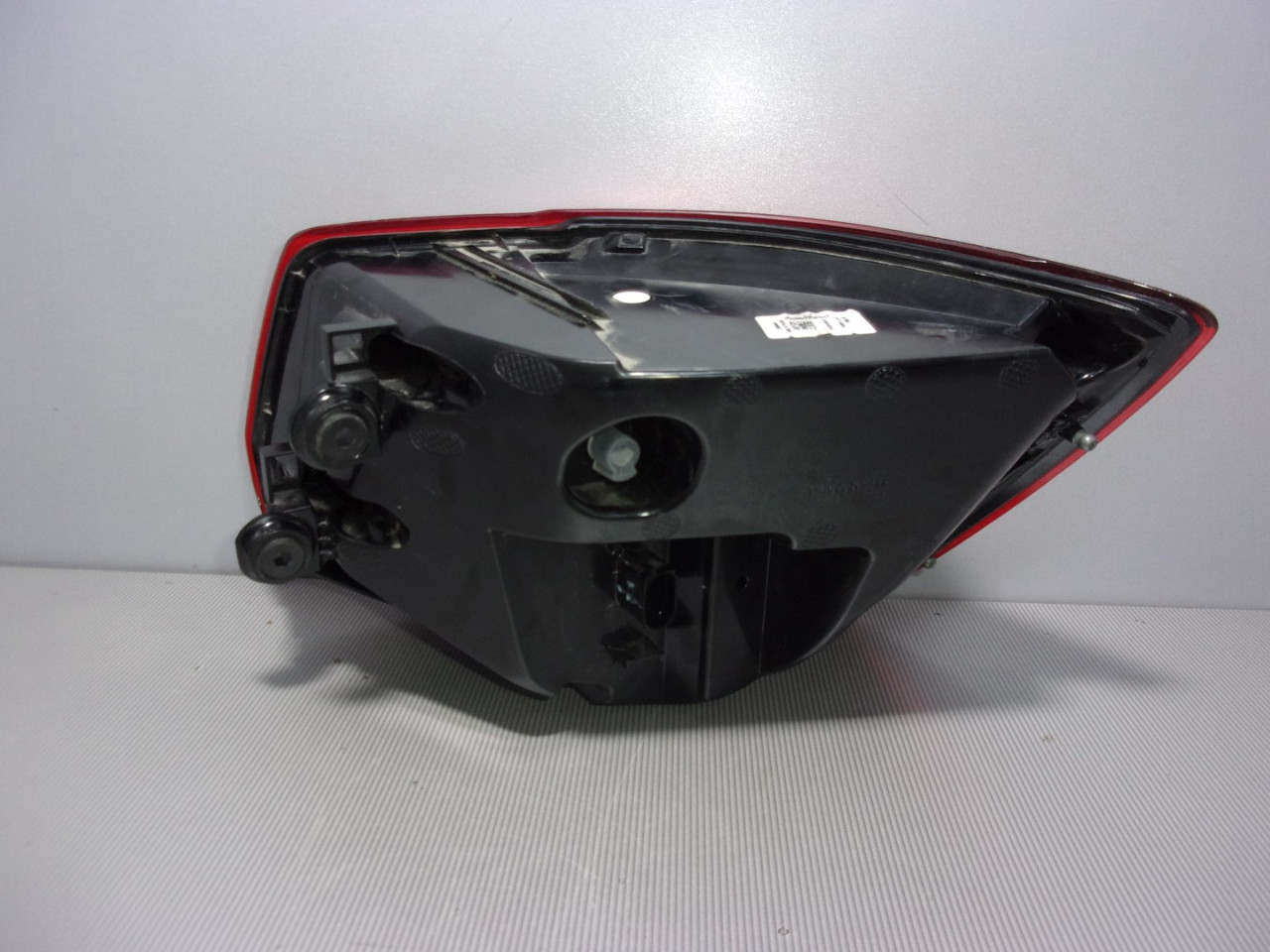 DIJELOVI STOP SVJETLO AUDI Q2 > 16-20 81A945091B
