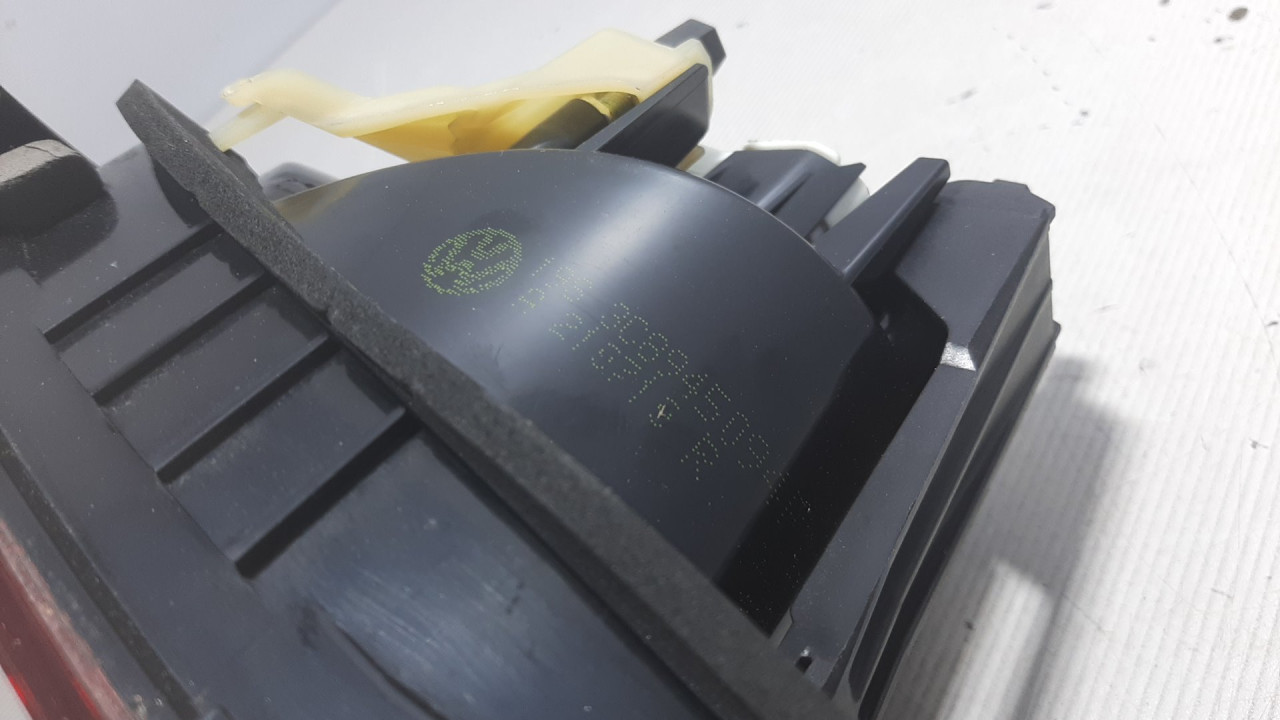 STOP SVJETLO VW PASSAT CC > 08-11 3C8945094F