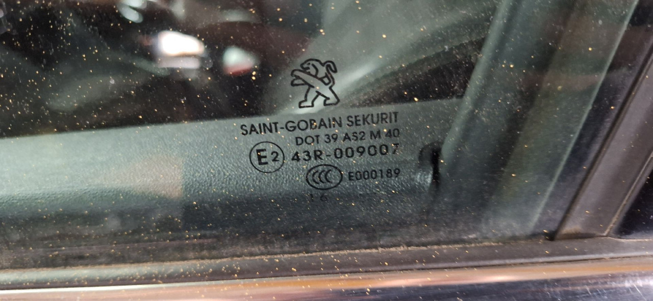 DIJELOVI STAKLO PEUGEOT 2008 > 16-19 1.6