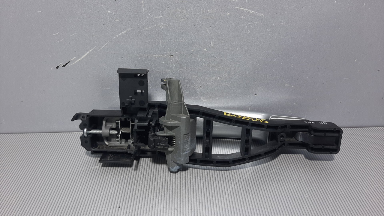 RUCKA VRATA FORD FOCUS > 05-07 4M51A266B23