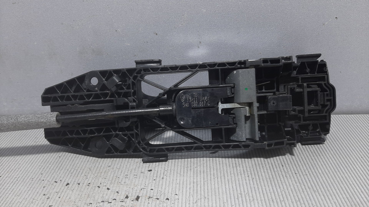 DIJELOVI RUCKA VRATA VW GOLF 6 > 08-12 5N0839885H
