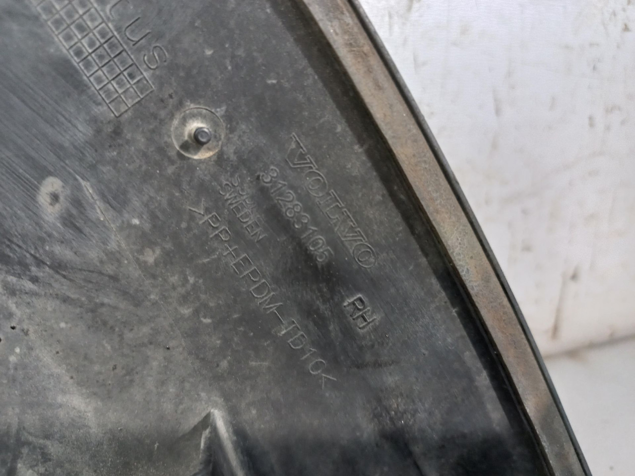 RUB BLATOBRANA VOLVO XC70 > 07-13 31283105
