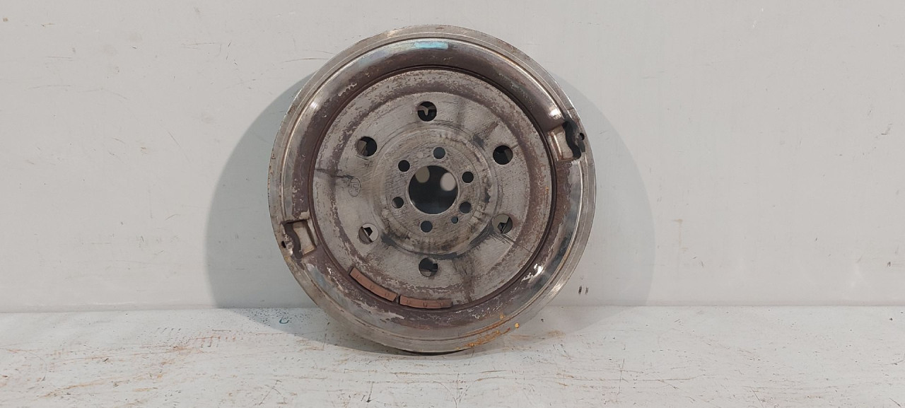DIJELOVI ZAMAJAC SKODA FABIA > 14- 04B105266C