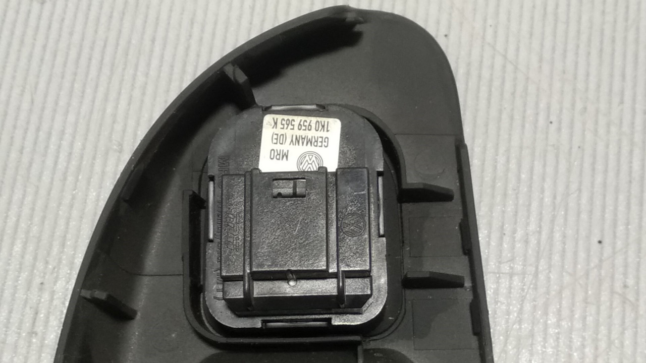 DIJELOVI PREKIDAC VW PASSAT B6 > 05-10 1K0959565K
