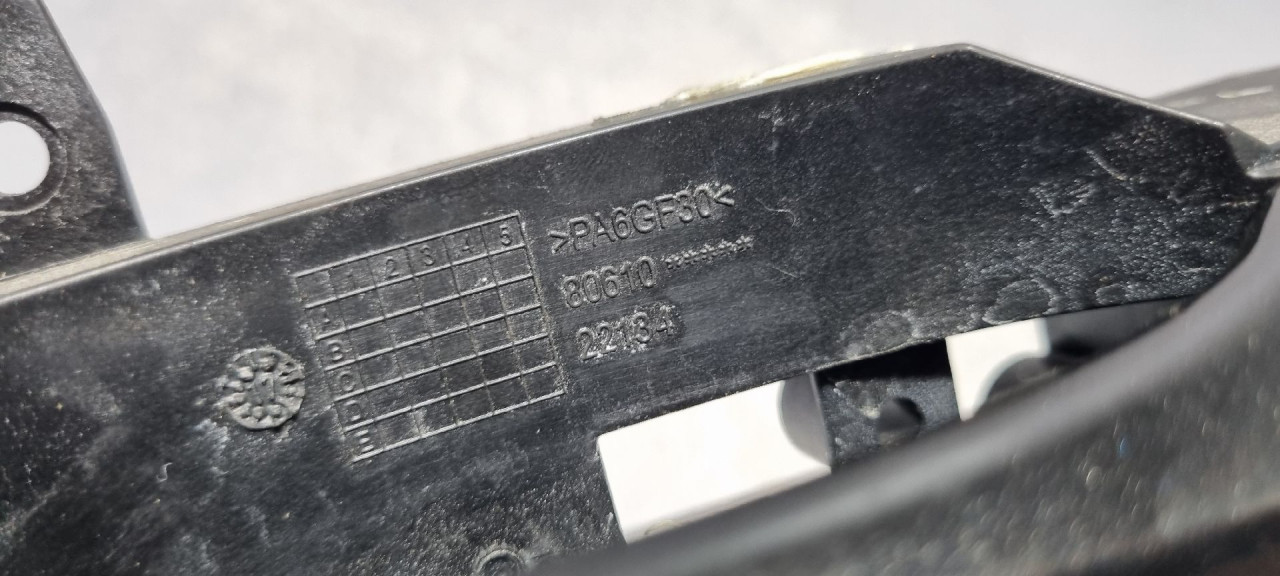 RUCKA VRATA NISSAN QASHQAI > 18-21 8061022134