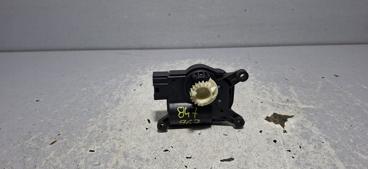 DIJELOVI MOTORIC KLAPNE VW PASSAT B8 > 19 - 2Q0907511G
