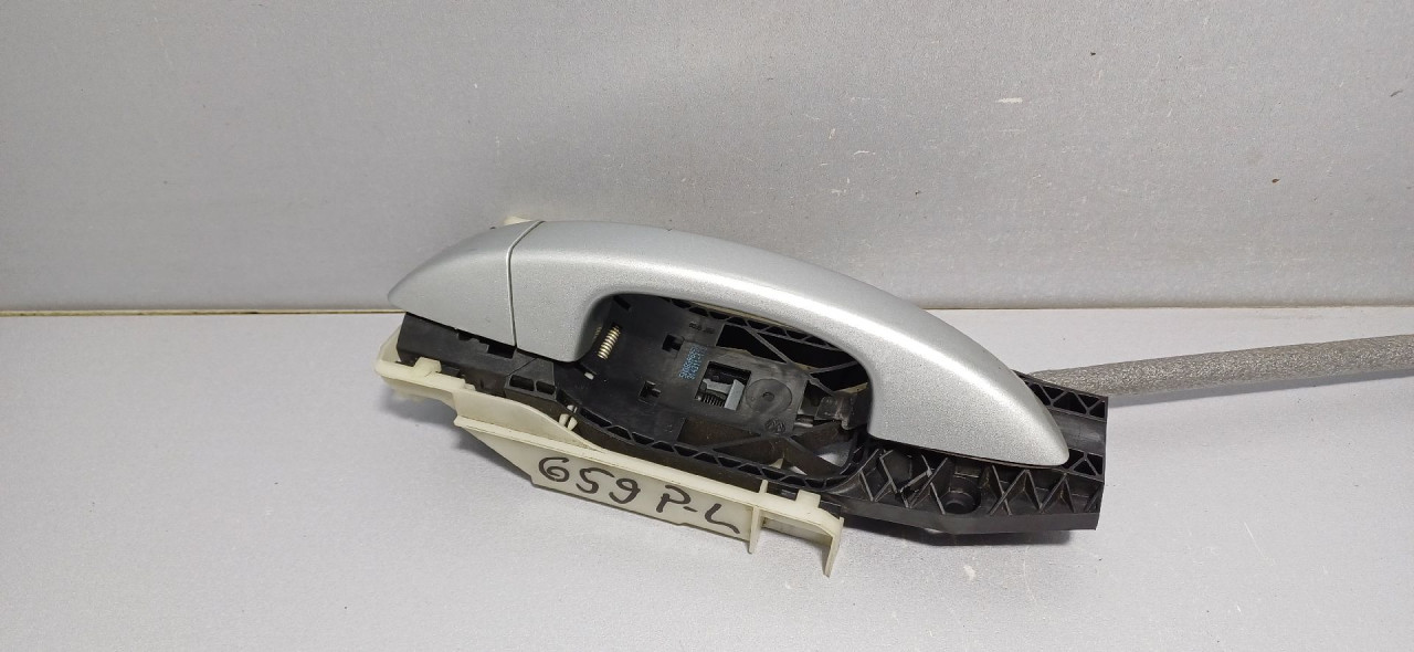 DIJELOVI RUCKA VRATA VW TOUAREG > 11-14 5N0839885H
