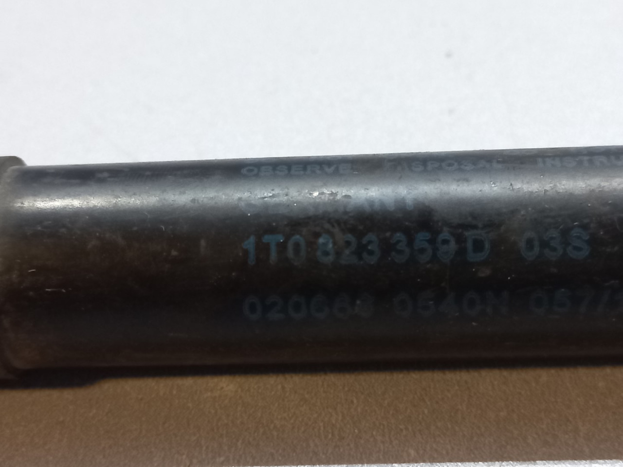 AMORTIZER GEPEKA VW TOURAN > 10-15 1T0823359D